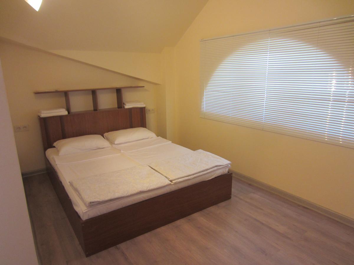 The Rooms Hostel Erévan Extérieur photo